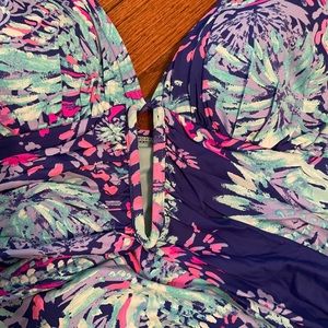 Lilly Pulitzer one piece swim suit. Size 8